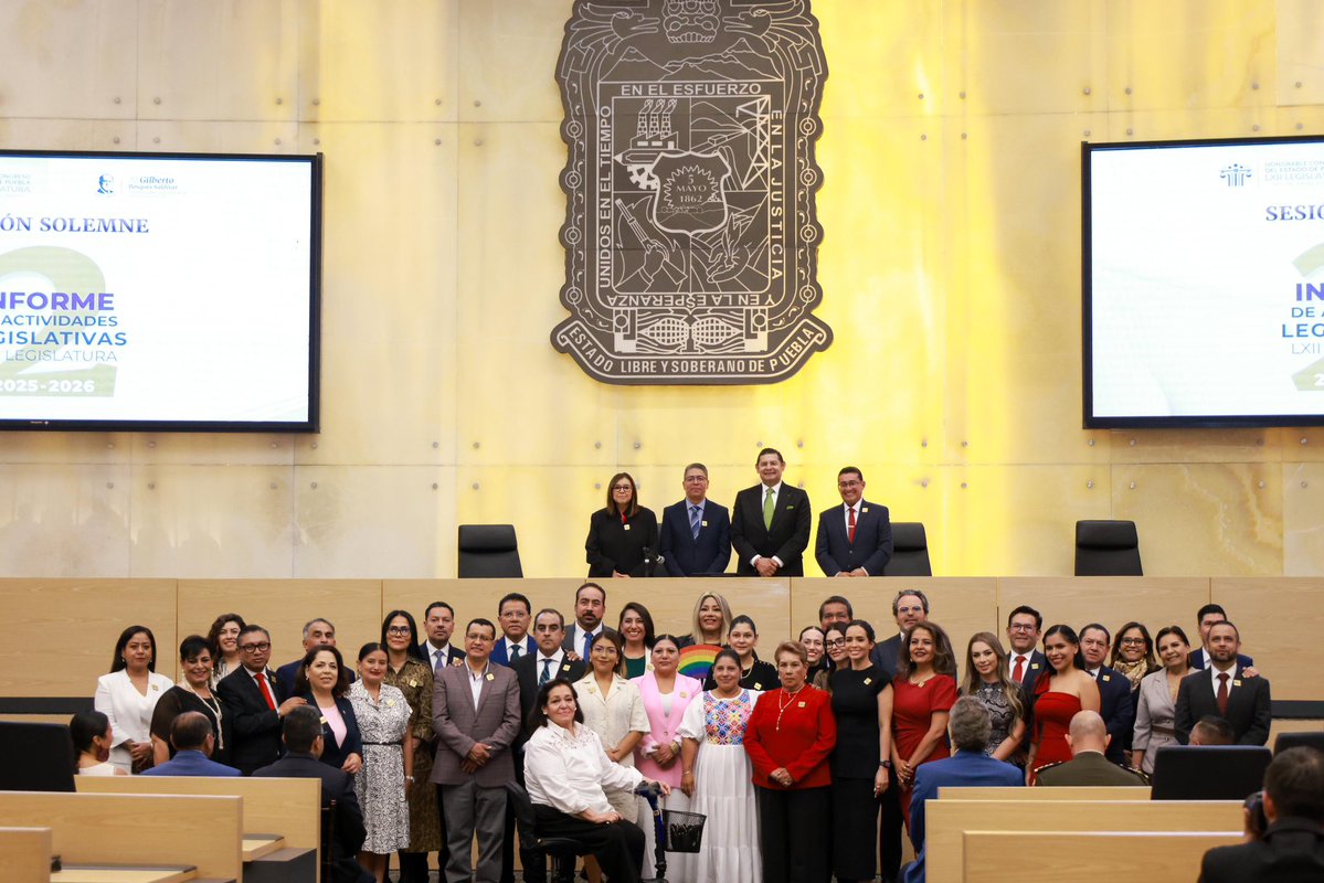 AmievaMarisol's tweet photo. Hoy acompañé la presentación del Segundo Informe de Actividades de la LXII Legislatura, encabezada por nuestro presidente de la Junta de Gobierno y Coordinación Política, @SoyPavelGaspar , un ejercicio para compartir los avances y resultados del trabajo realizado desde el Congreso del Estado.

Desde el Congreso, y bajo la visión que impulsa el gobernador @armentapuebla_ para Puebla, seguimos construyendo una agenda que responda a las necesidades de nuestro estado y contribuya a construir un mejor futuro.

Seguimos legislando con propósito y responsabilidad, poniendo a las personas al centro de nuestro trabajo.

Hechos, corazón y compromiso. Por Amor a Puebla.
#LegislarConPropósito