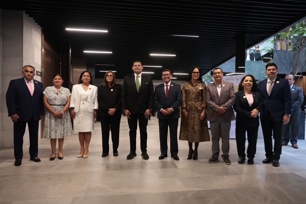 AmievaMarisol's tweet photo. Hoy acompañé la presentación del Segundo Informe de Actividades de la LXII Legislatura, encabezada por nuestro presidente de la Junta de Gobierno y Coordinación Política, @SoyPavelGaspar , un ejercicio para compartir los avances y resultados del trabajo realizado desde el Congreso del Estado.

Desde el Congreso, y bajo la visión que impulsa el gobernador @armentapuebla_ para Puebla, seguimos construyendo una agenda que responda a las necesidades de nuestro estado y contribuya a construir un mejor futuro.

Seguimos legislando con propósito y responsabilidad, poniendo a las personas al centro de nuestro trabajo.

Hechos, corazón y compromiso. Por Amor a Puebla.
#LegislarConPropósito