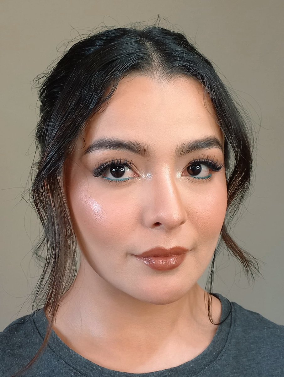 ManoelErmeson's tweet photo. Maquillaje social para quienes prefieren un look más natural. https://t.co/LN1SRUwy8y