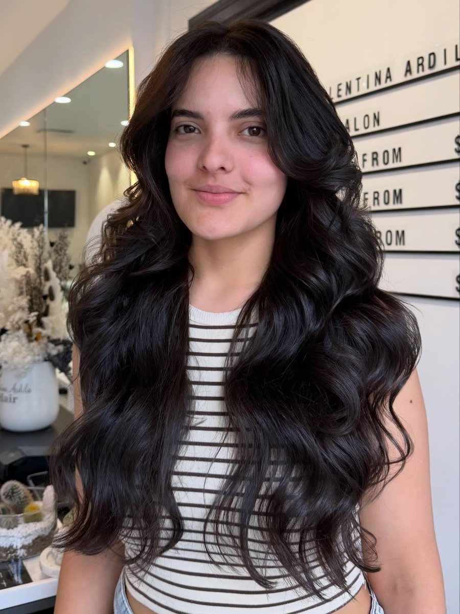 LeandrinHo_69's tweet photo. Soft, bouncy long hair for an effortless everyday glow-up. https://t.co/XCUceu59f8
