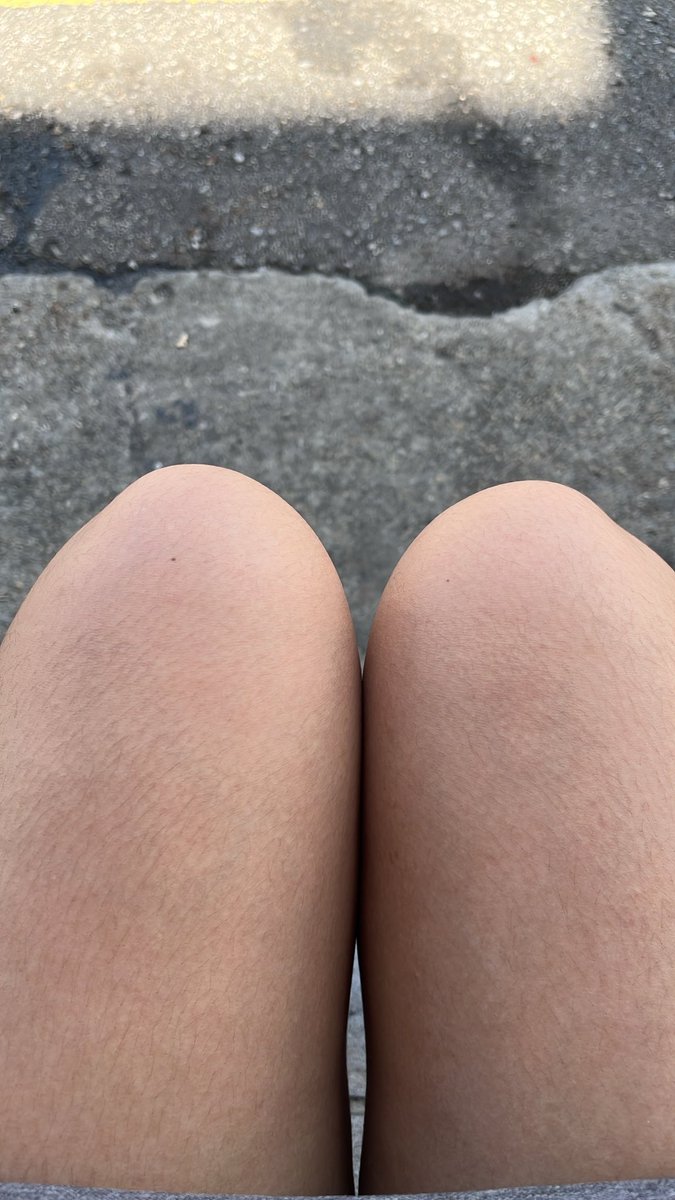J6f1ic's tweet photo. 要等20分鐘的公車…
#女大 https://t.co/UyiDsJgDwM