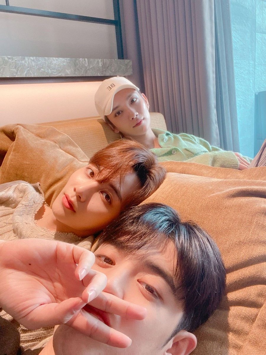 _songfour's tweet photo. 침대 #정쿱홍 https://t.co/C8ReLwBJEF