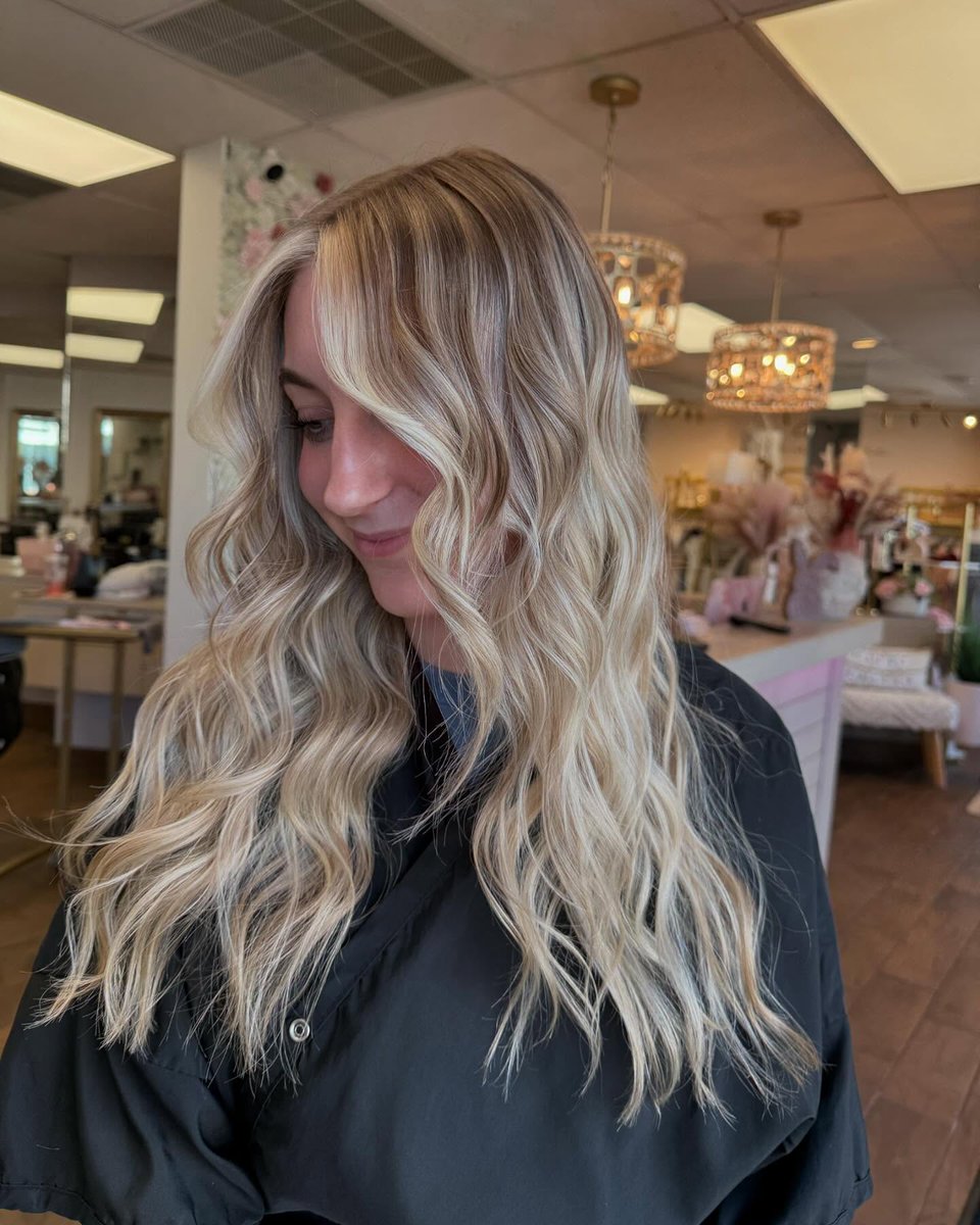 Formiga_1's tweet photo. Blonding season is here. https://t.co/wCCp6ceLSn