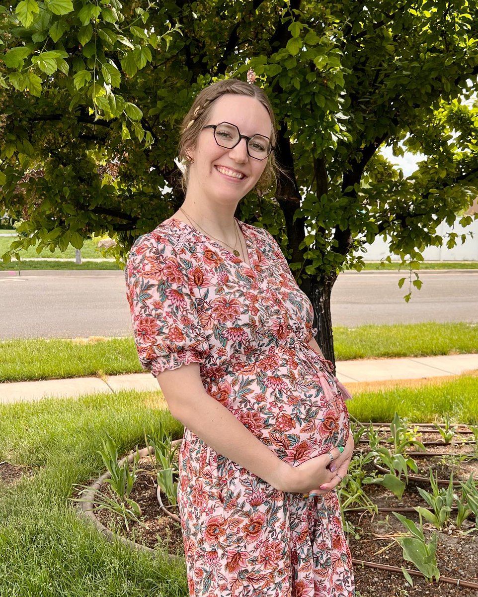 AngelFridltlf's tweet photo. 36 weeks and cue the panic attacks. Pregnancy has been easy, but life has been chaos. No nesting, no prep, just hope our house is done before he arrives. Calm about birth, though. He’ll come right on time. Please give us a minute, bubs. https://t.co/gO0hmXY5X8