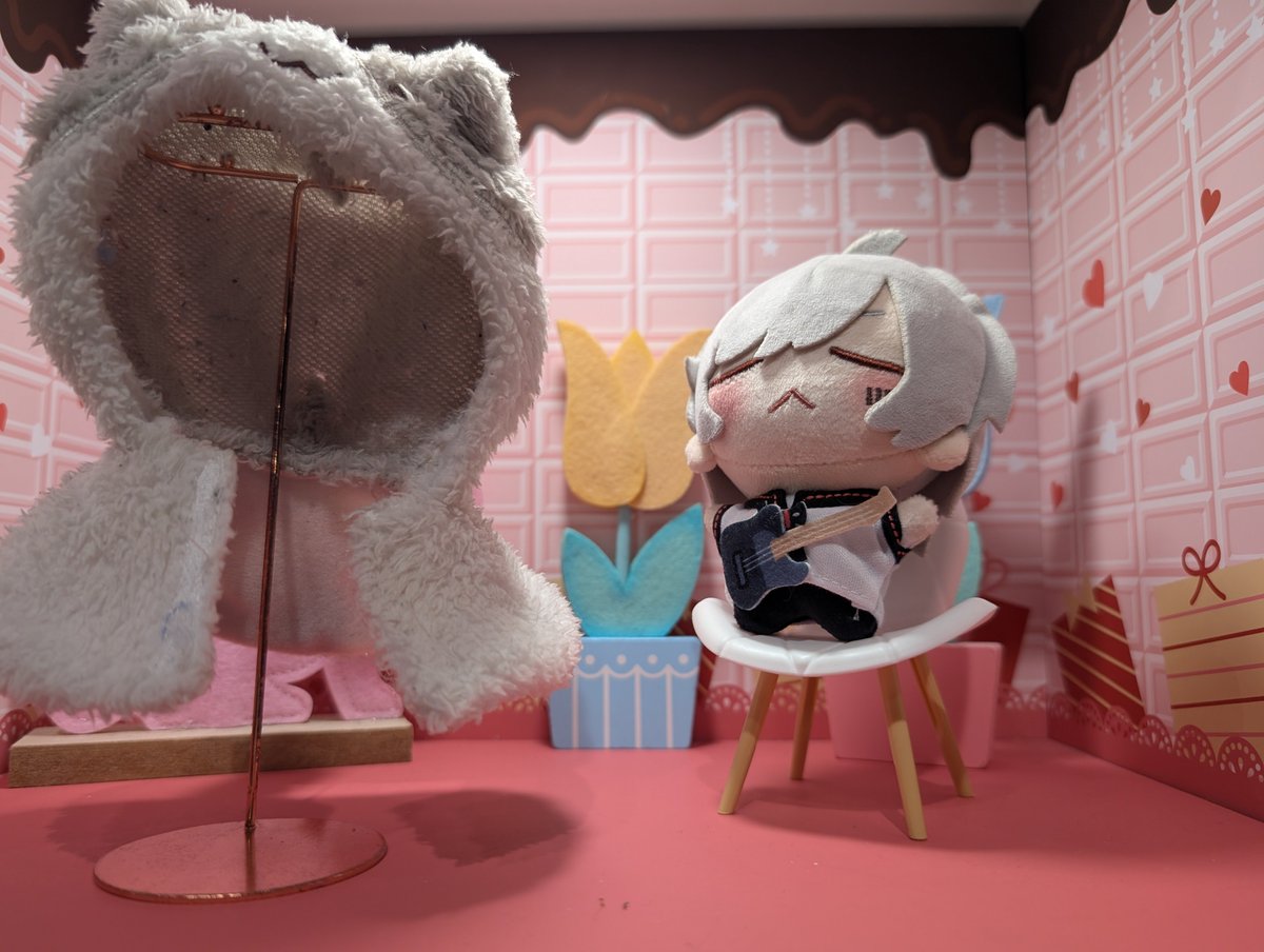 Xp1Nu's tweet photo. チラズアートカフェ行ってきた！！
みっちゃ空いてた草 https://t.co/0FBAxPQMhM