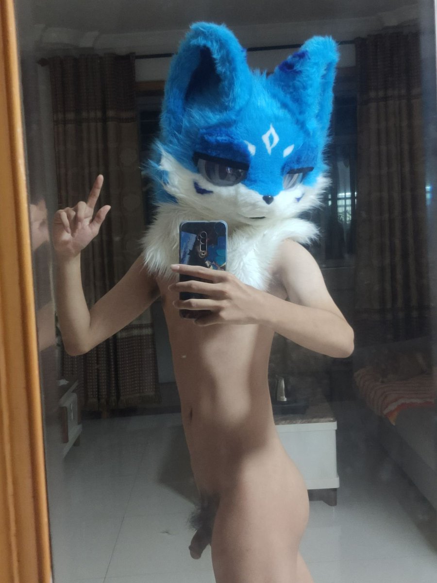 0723Renault_'s tweet photo. 看我不爽？那就来抓我啊～
#xst #furry #兽装 https://t.co/2TLHybHCxo