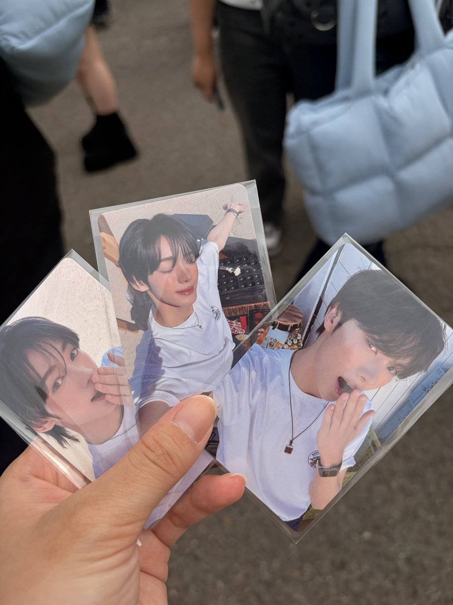ridksvt's tweet photo. @SINB_YEJIHOON ff外から失礼します！ハンジン所持しておりますがシニュと交換可能でしょうか？ https://t.co/StDHHmRdzQ