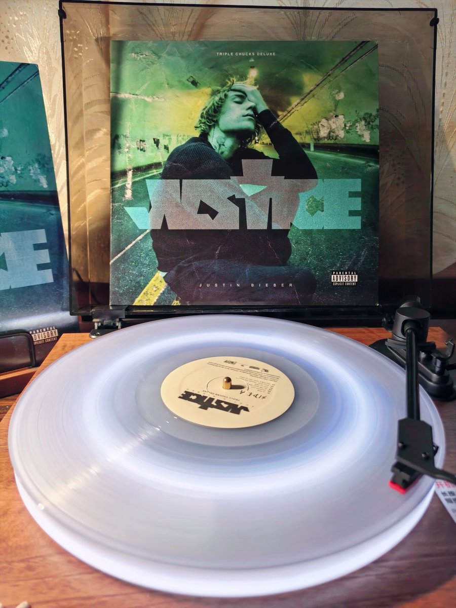 Luchloe2's tweet photo. beautiful Vinyl😉 https://t.co/4EsxbcprSN