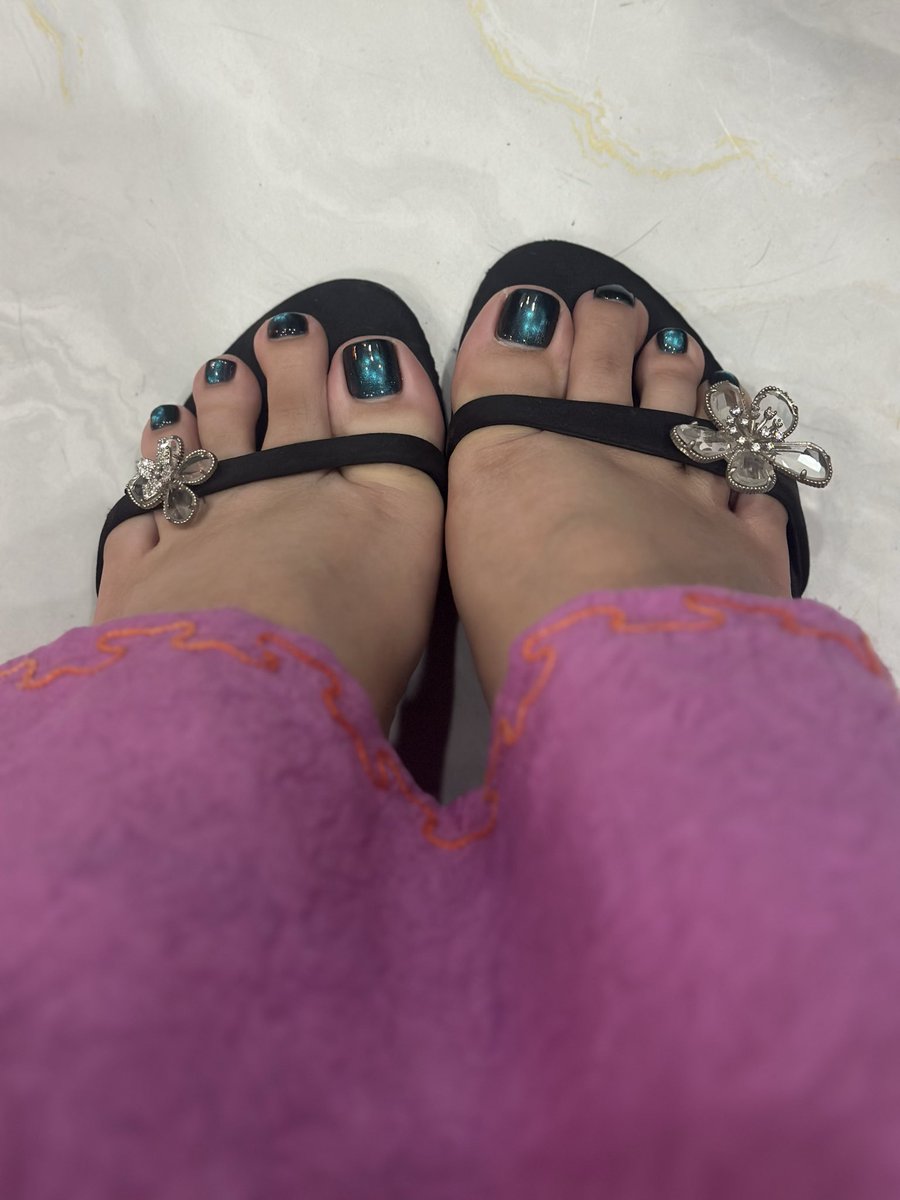 JoyWang2908's tweet photo. Heels. https://t.co/u8kFcecxKY