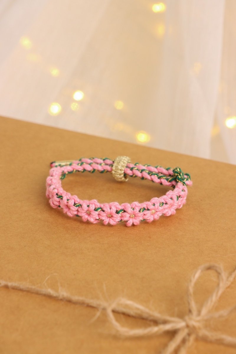 CatherineKctav's tweet photo. Hice una pulsera de hilo colorido con mis manos hoy  Un proyecto fácil para principiantes, pruebalo! https://t.co/4MKWUugXMj