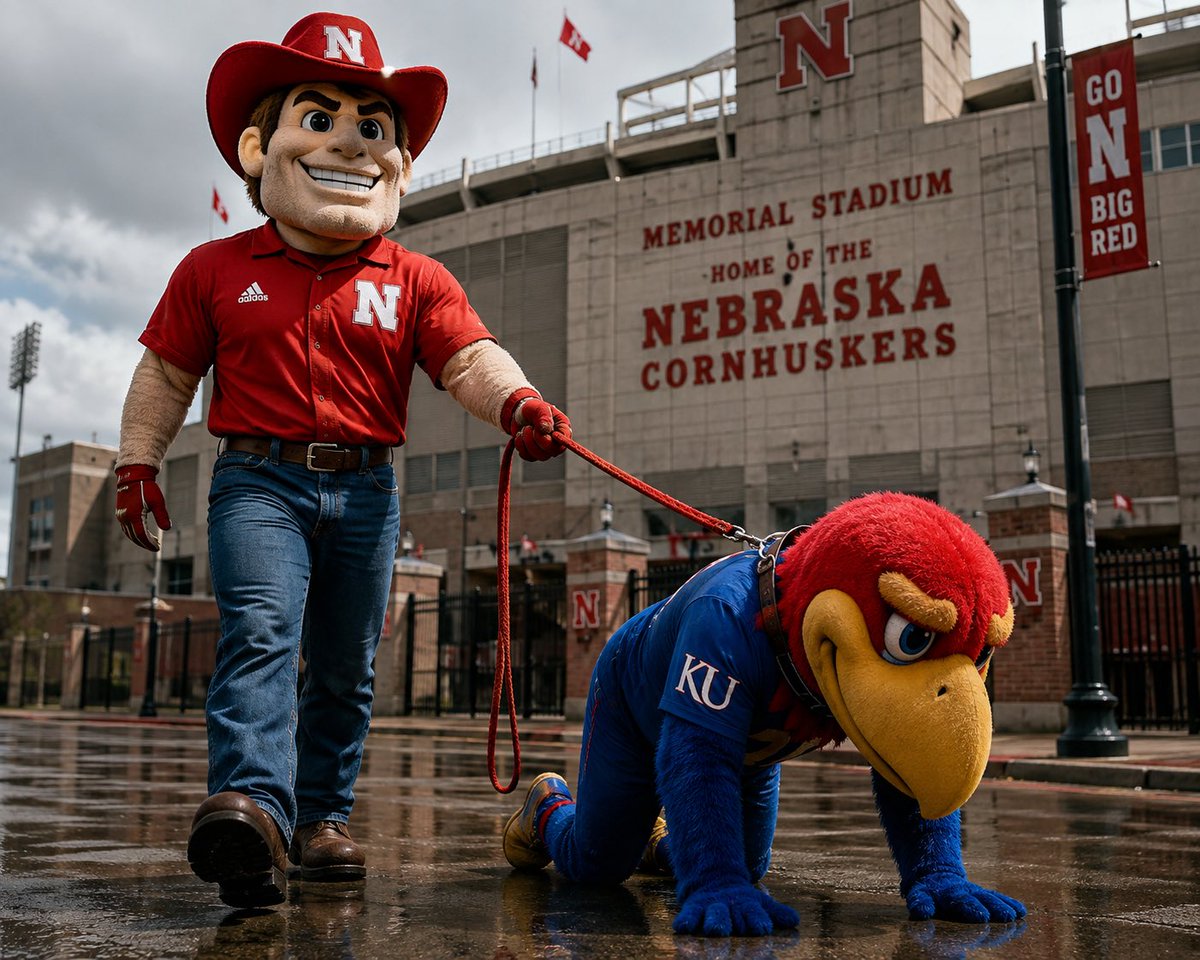 WalterWhit89360's tweet photo. Just watched those sorry ass losers called the KU football team, put up one shit show of a performance against a rando school. #fuckKU #GOBIGRED https://t.co/rg6dOQBZkh