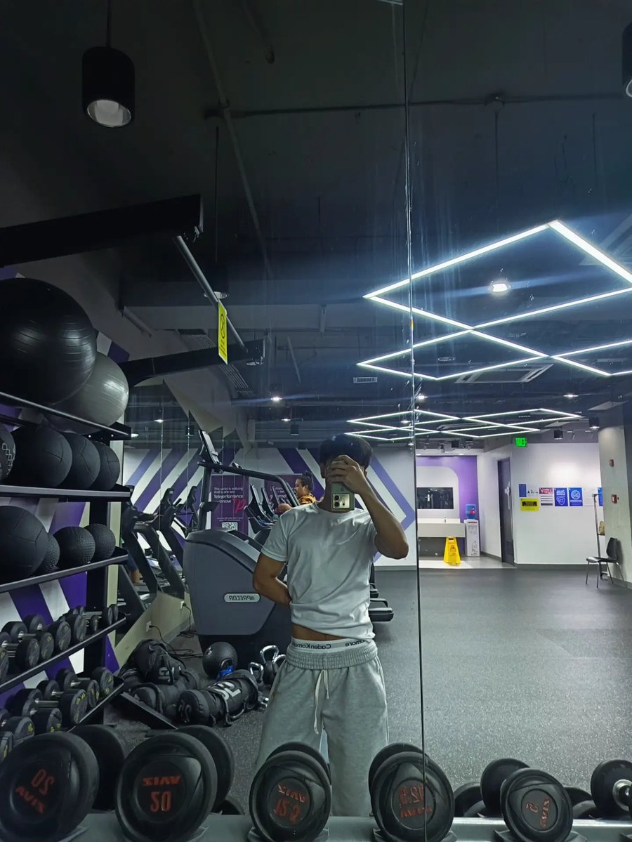 marcxvibe's tweet photo. lf gym buddy 🫂🫢 https://t.co/VRS6FTKFyl