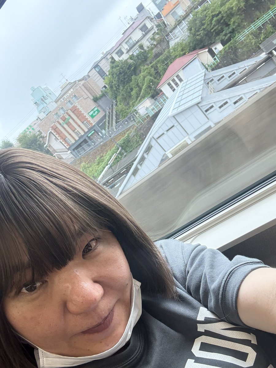 ako_akai's tweet photo. 旅デートです

軽井沢にきたよ
お買い物と教会に行ったよ

これから草津温泉に移動♨️ https://t.co/tAh5WNOtcN