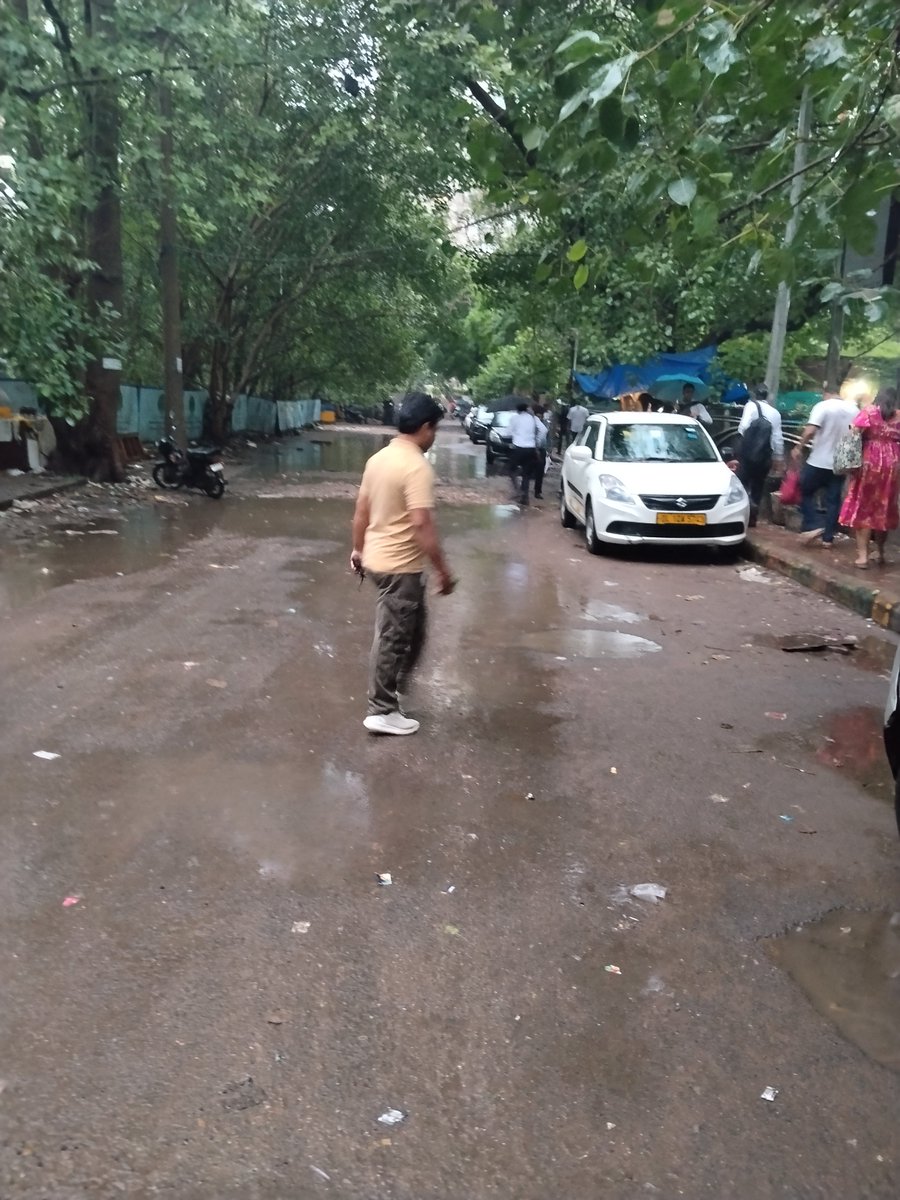 ERPraShanTverm's tweet photo. @ANI @tweetndmc @ashishsood_bjp
@p_sahibsingh Today, rainfall Lashed in NDMC area a whole road cracked, So this is how we conduct BRICKS SUMMIT 2026 in next week and show this ? https://t.co/NSziisi9s8