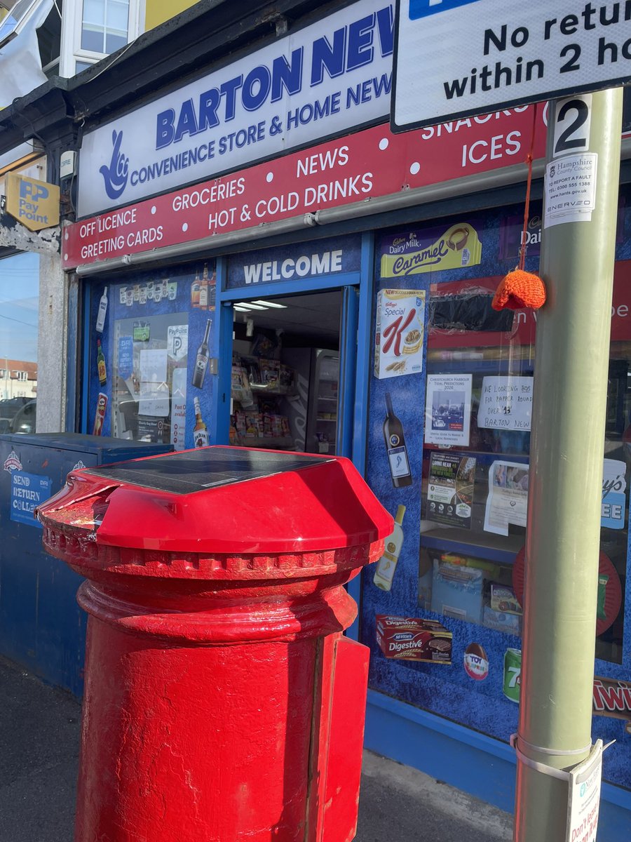 GerryHectic's tweet photo. Happy #PostboxSaturday front & backsides #Barton #Hampshire #NotDorset https://t.co/Zr3QTON0t9