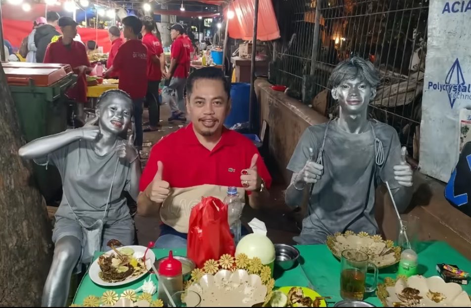 awaaannnn__'s tweet photo. nemenin cowo dari nol >>> nikah >>> hamil tapi tetep bantuin suami jadi manusia silver buat nyari duit >>> punya anak >>> suami selingkuh + sukses >>> ninggalin istri anak diusia anak belum 40 hari >>> nafkahin anak 200k perbulan >>> ortu si cowo juga sama aja tutup mata 

SEKALI LAGI NEMENIN COWONYA DARI NOL 😃