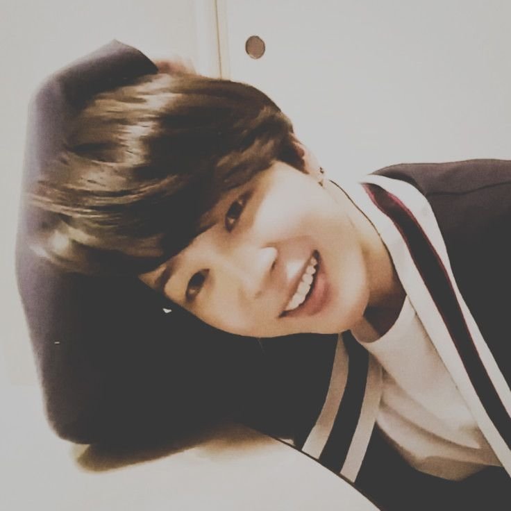 FergiePJimin's tweet photo. @mminjikook Hiiiii https://t.co/exRhELqGkx