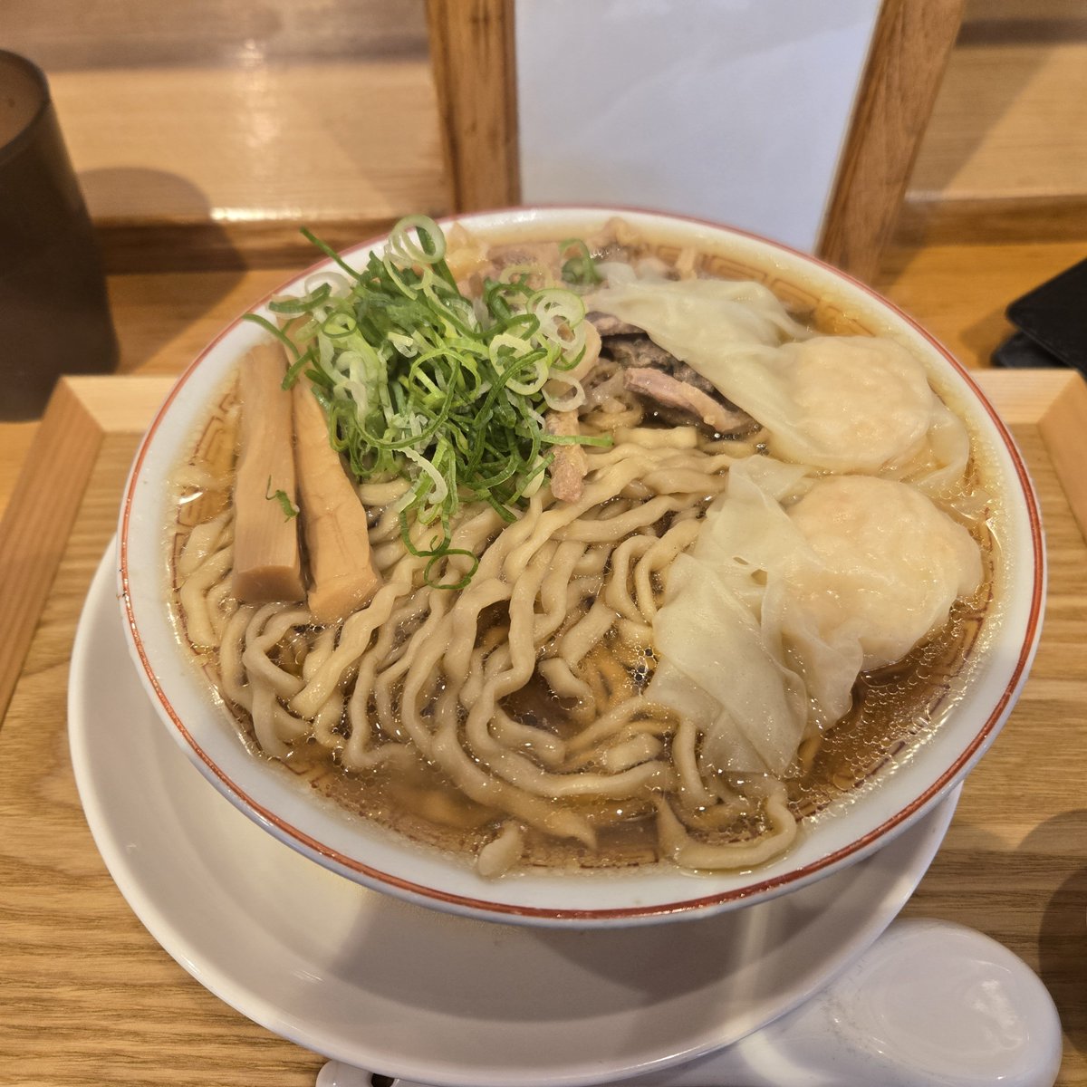 one0969tk1's tweet photo. 新旬屋　親鳥中華蕎麦　醤油　大盛　ウラ麺 https://t.co/fiZYUbngw0