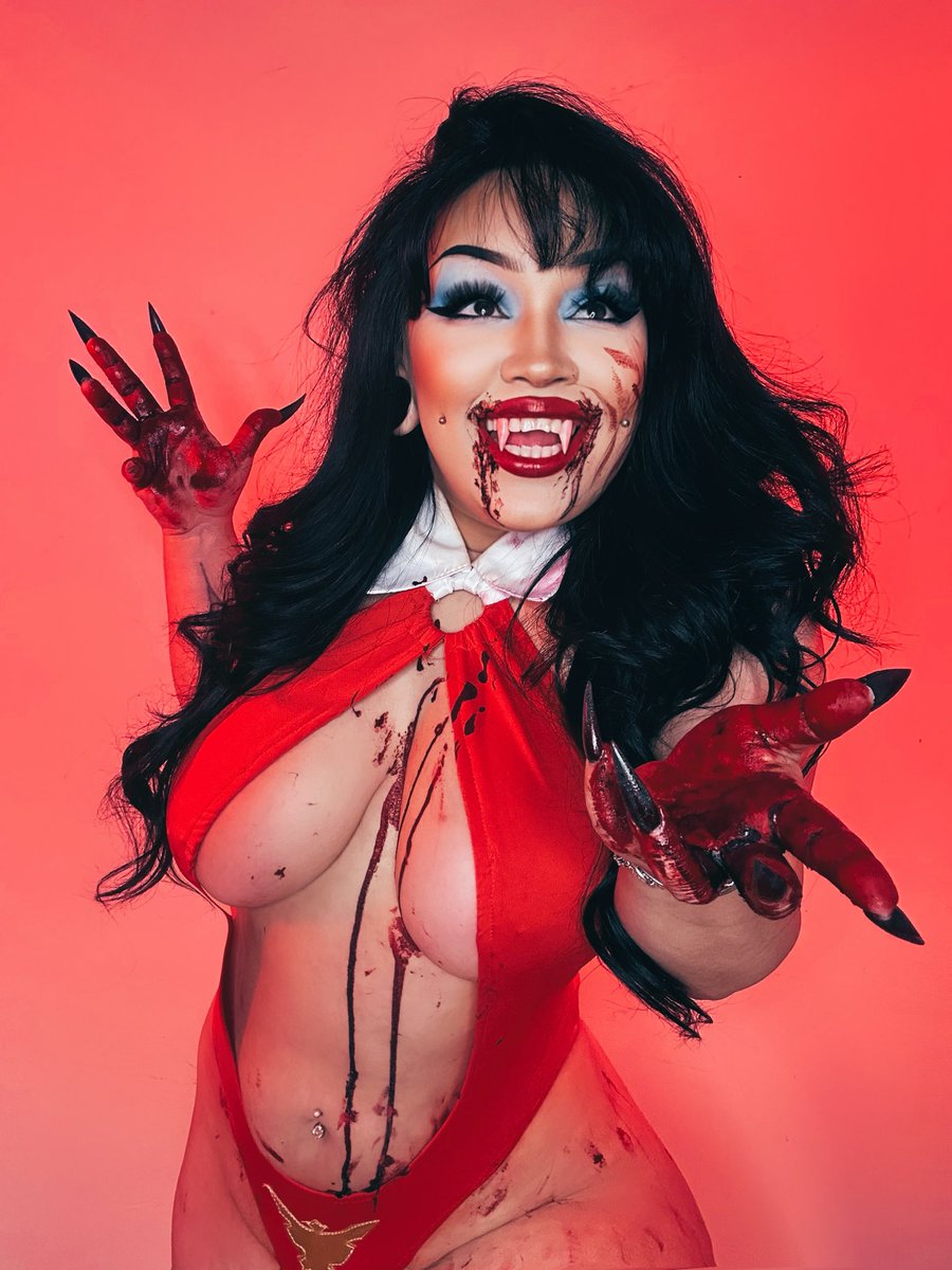diablittaah's tweet photo. 🪦 Tu Vampira Favorita 🦇 

#vampire #vampirella #halloween #cosplay #explore https://t.co/MPAy8XUoIr