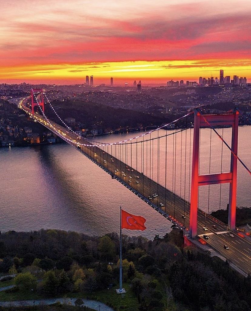 ajansmuhbir1923's tweet photo. 2 Boğaz Köprüsü, 8 Otoyol ve 2 Çevre Otoyolu 30 yıllığına özelleştirildi.

• 15 Temmuz Şehitler Köprüsü
• Fatih Sultan Mehmet Köprüsü
• KGM Avrupa Otoyolu
• KGM Anadolu Otoyolu 
• İzmir-Aydın Otoyolu
• İzmir-Çeşme Otoyolu
• Niğde-Mersin-Adana (Batı) Otoyolu
• Adana (Doğu)-Gaziantep (Batı) Otoyolu
• Gaziantep (Doğu)-Şanlıurfa Otoyolu
• Toprakkale-İskenderun Otoyolu
• Bursa Çevre Otoyolu 
• Gaziantep Çevre Otoyolu