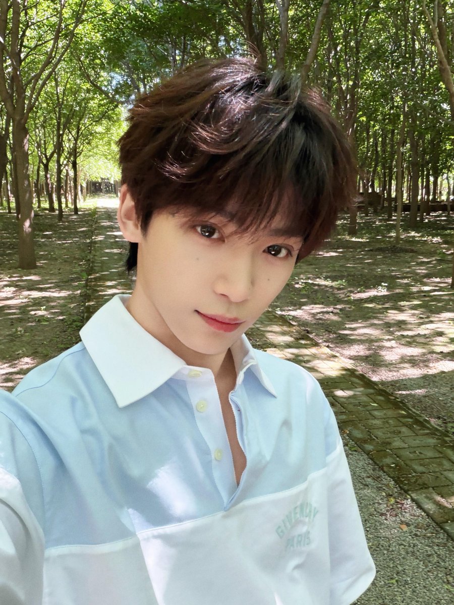 Tianziyu_korea's tweet photo. 260905 즈위 XHS 🆙️

사진 몇 장 찍어줘🤳！！！

🔗 : https://t.co/JPUGeqTgl8 https://t.co/79CoKxNZeD