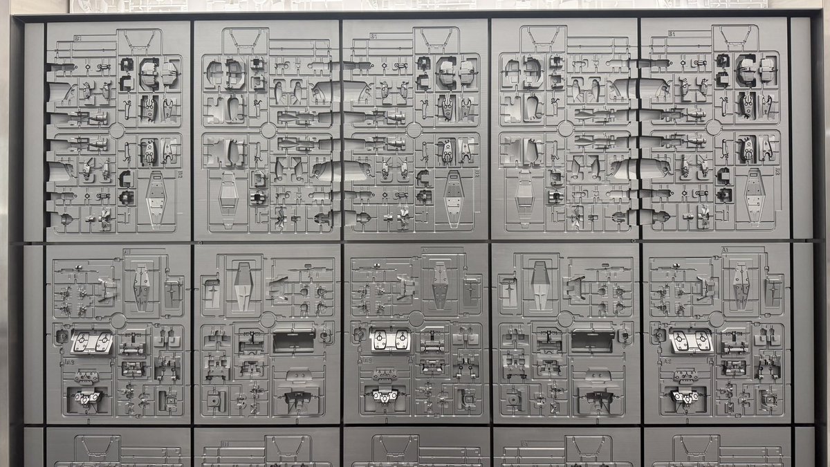 pla_modeler's tweet photo. 念願のバンダイホビーセンターへ https://t.co/tbnVY3N9qd