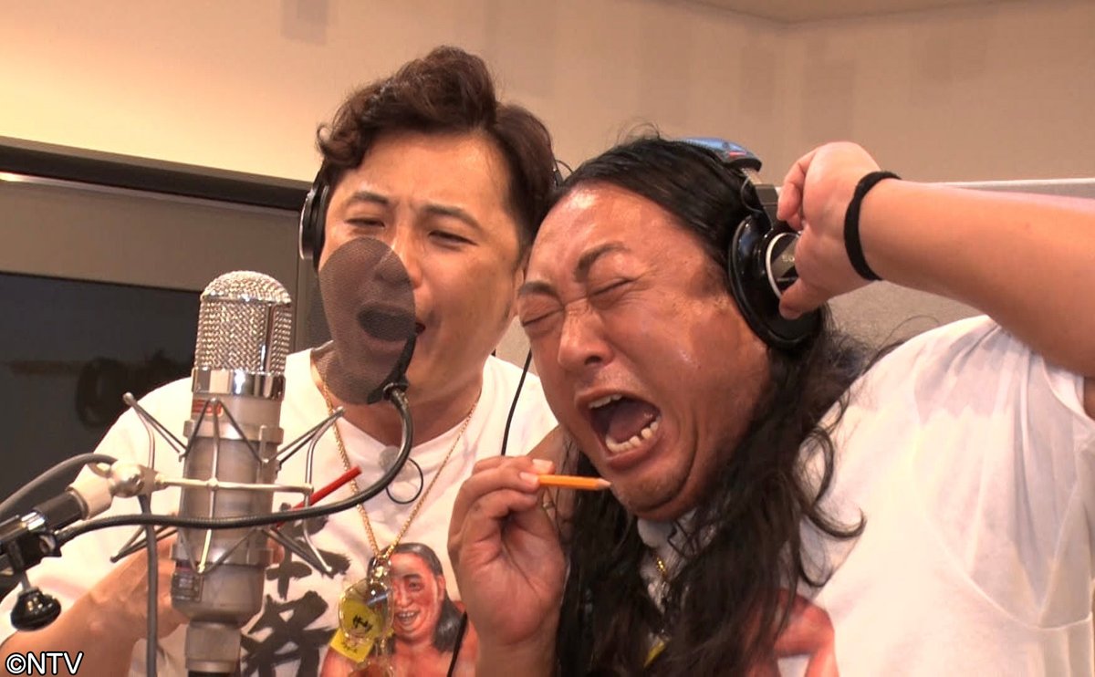 shu1tv's tweet photo. ⋱ 𝟗月𝟔日(日) の #シューイチ☝🏻⋰

8時45分頃からは #シューイチプレミアム ✨

体格ブラザーズのテーマソングを作るため
“大物体格アーティスト”のもとへ向かった
秋山さん・平子さん。
そこで待っていたのは…😳‼️

「体格披露の儀」など
これまでの“体格ブラザーズ”の歴史が詰まった楽曲を
2人が本気でレコーディング🎙️🔥
“体格全開”で歌い上げます💪🏻

最後はファンの前でまさかの初披露🎤✨
一体どんなテーマソングになったのか…
全貌はぜひ本編で！

#秋山竜次 #平子祐希 #上重聡