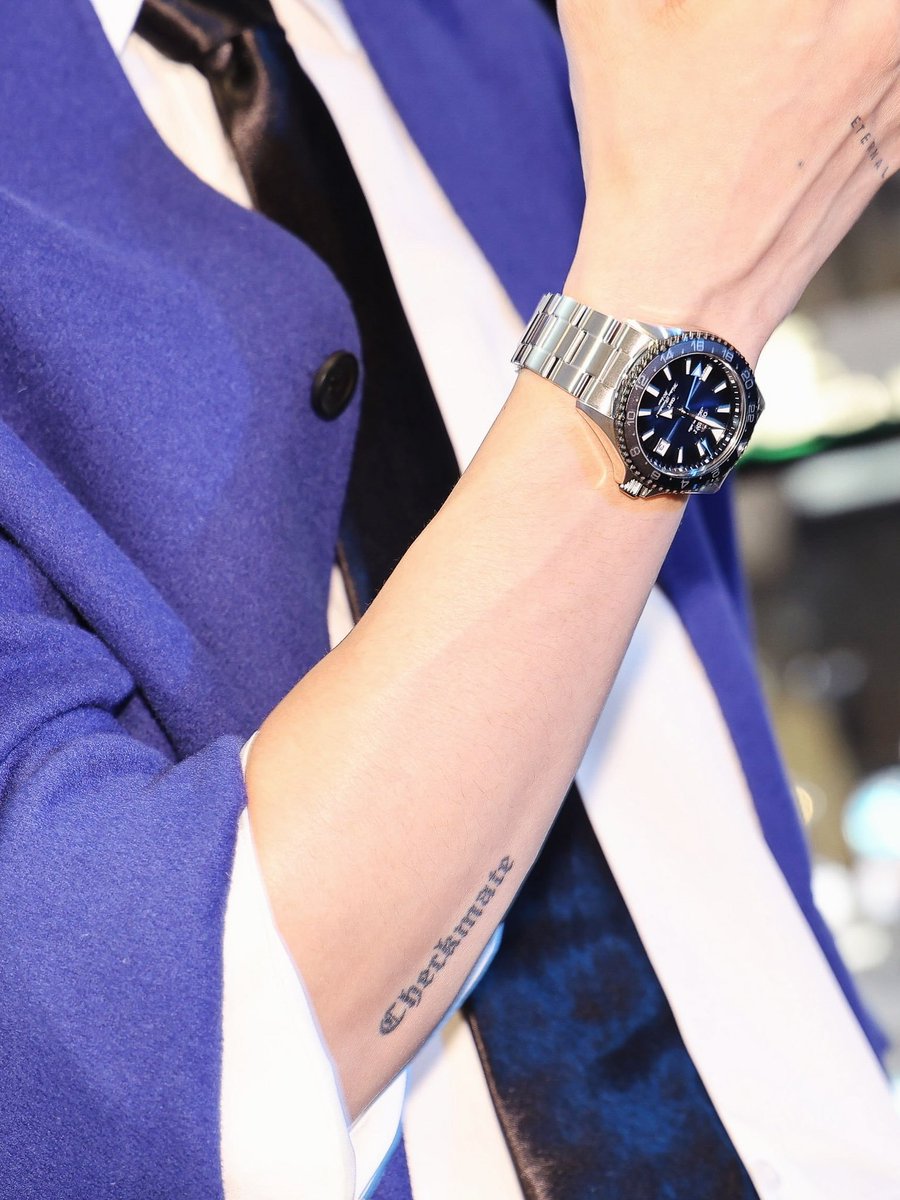 marinabony83's tweet photo. So handsome! 💙🤍
On your perfect hands, any accessory will look stunning, but a watch is something especially stylish 💎
#ORIENTGMT #Orientwatch
#diverdesign #OrientXnoeul https://t.co/V7u5J1tNL6