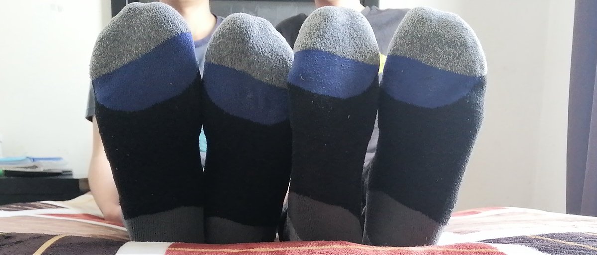 MasterSocksFeet's tweet photo. Que rico es tener un amigo con estos mismos gustos #SocksFetish #footfetısh https://t.co/1eRv5nmPsJ