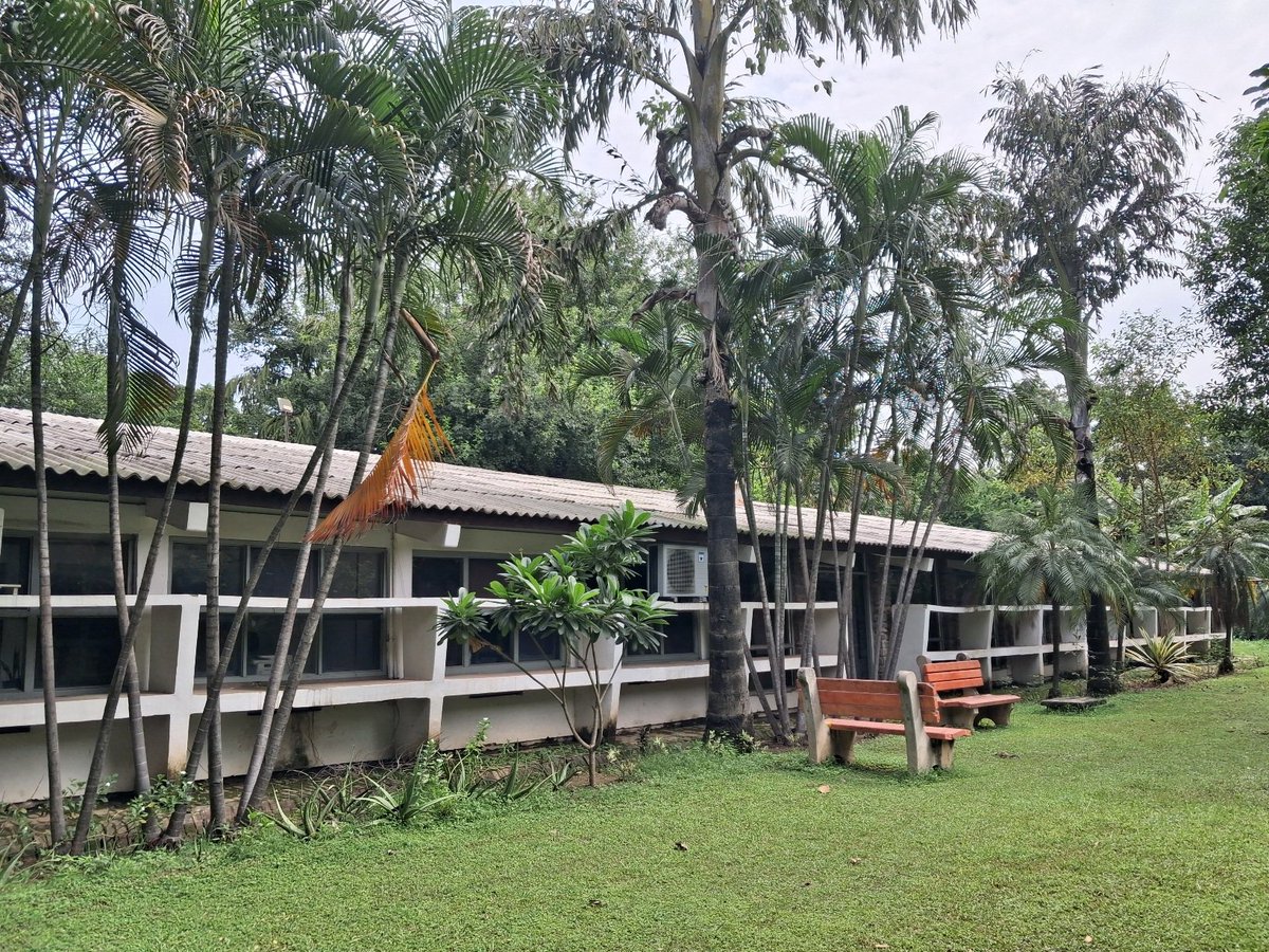 shikichi99's tweet photo. リベンジで訪れた、Le Corbusier Centre 。ル・コルビュジエや、パートナーで従弟のピエールの写真、図面、レターが展示されている。

彼らが中央政府や州政府の役人へ書いた手紙には、｢建設が進んでおらず落胆した｣、｢新たな責任者は私を敵視しており仕事がやりにくい。人事再考を｣と綴られてた。 https://t.co/mM2yy3uCVi