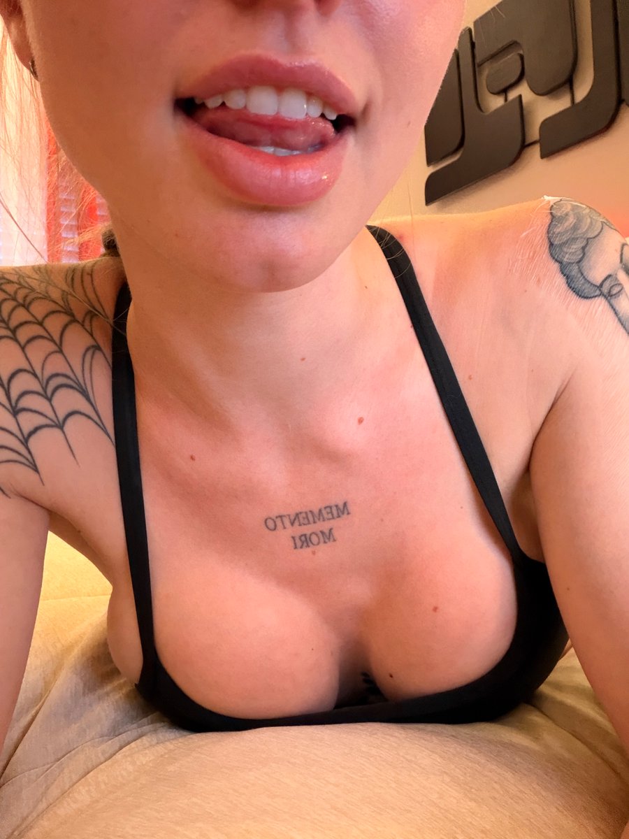 thePaigeCams's tweet photo. reminder that my titties are really nice and i’m funny https://t.co/huoNcDd6iI