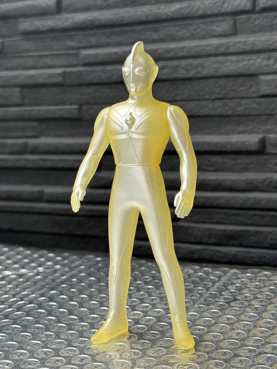 ウルトラマンコスモス　特製スペシャルフィギュア ソフビ コスモス 蓄光 ゴールド いくちゃん☆1420MHz on X: 