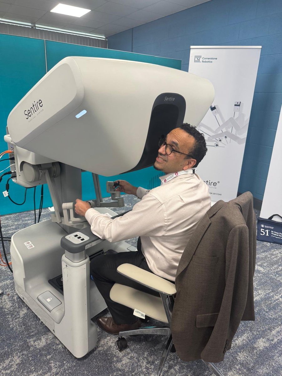 FarazKh65499316's tweet photo. Where 🤖 surgery was always meant to be #Telesurgery 

Seamless connection, no lag, vcool to try this out for the first time on a brand new system (Sentire - Cornerstone Robotics)

#Freyersurgical
@RCSI_SIM @GalwaySurgery https://t.co/VeLCzIbgXw