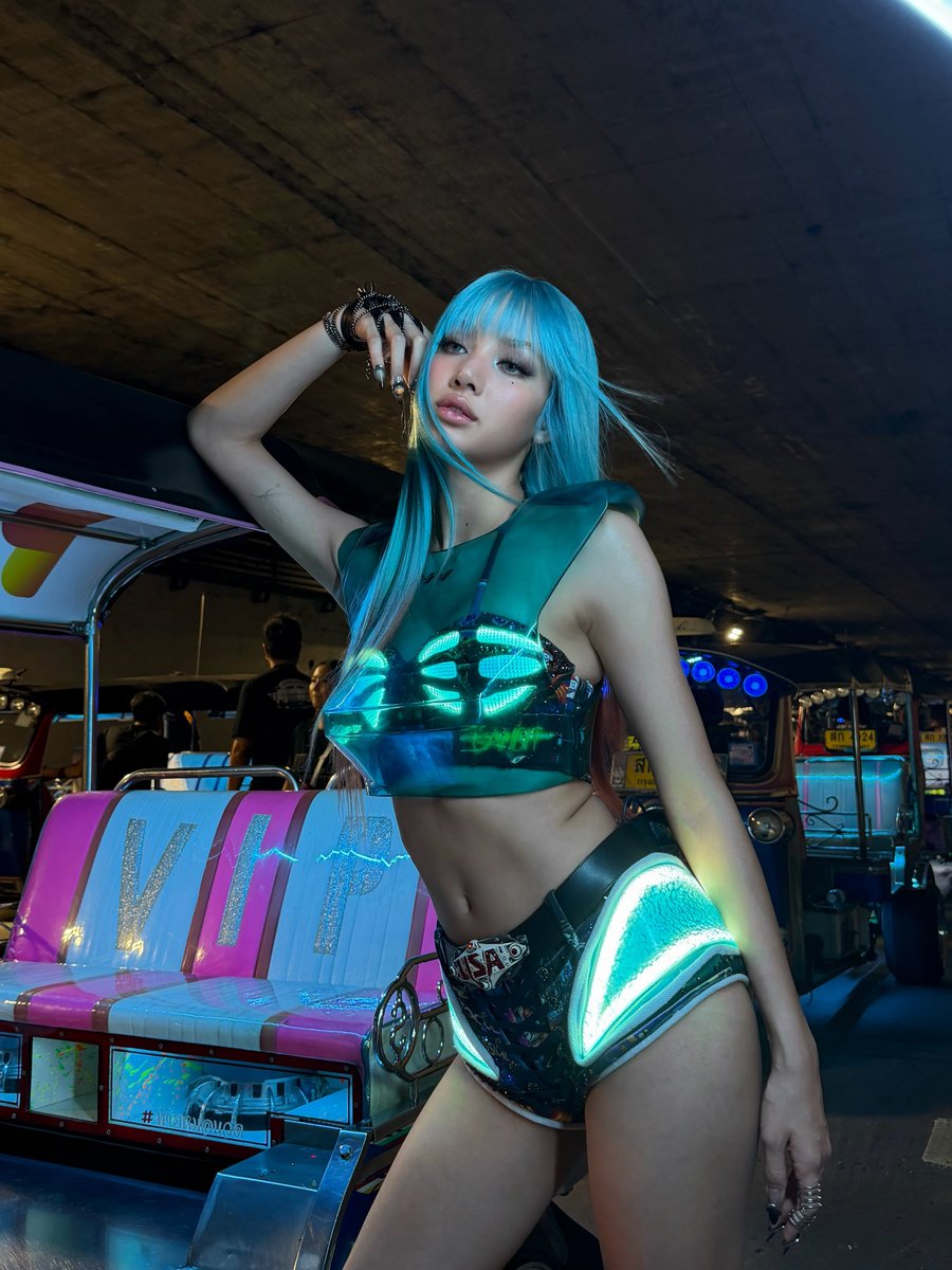 JumpTrailers's tweet photo. 4K | LISA https://t.co/2dP2Q09Mzs
