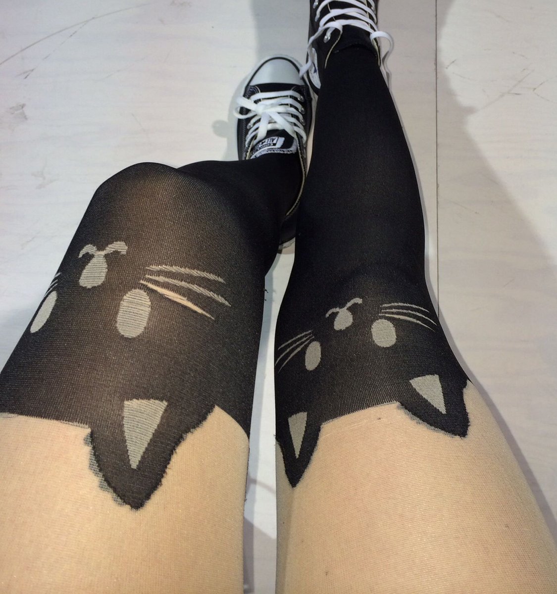 piernasdemeli's tweet photo. Que tal mis pantys de gatito ?? 
Son kawaii!! 

#piernas
#muslos
#pantys https://t.co/CLyuaLios4