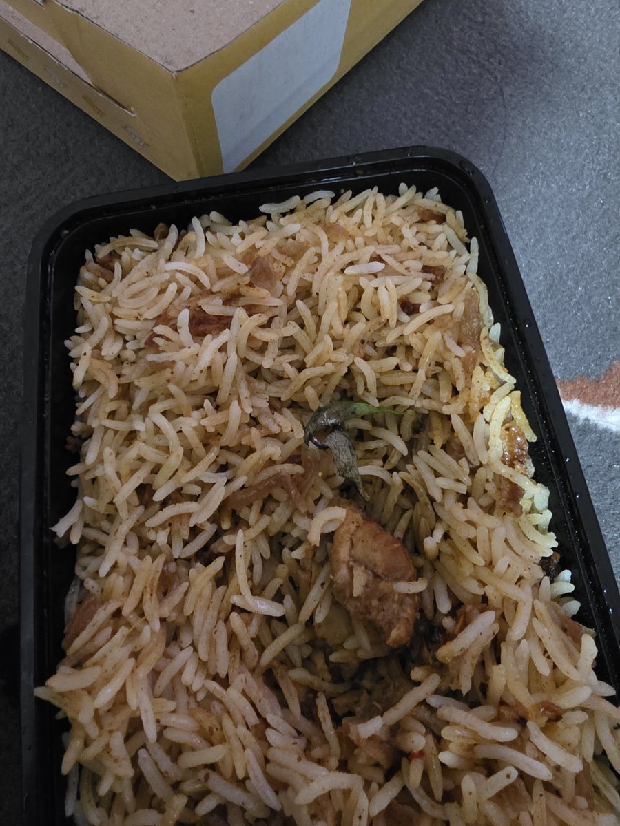 being_sahil07's tweet photo. Hey @Swiggy @SwiggyCares 
This is my 3rd tweet regarding an order of biryani there was contaminated leafs in my biryani have attached photos and there is no proper response from yr team https://t.co/wT0vwflhvu