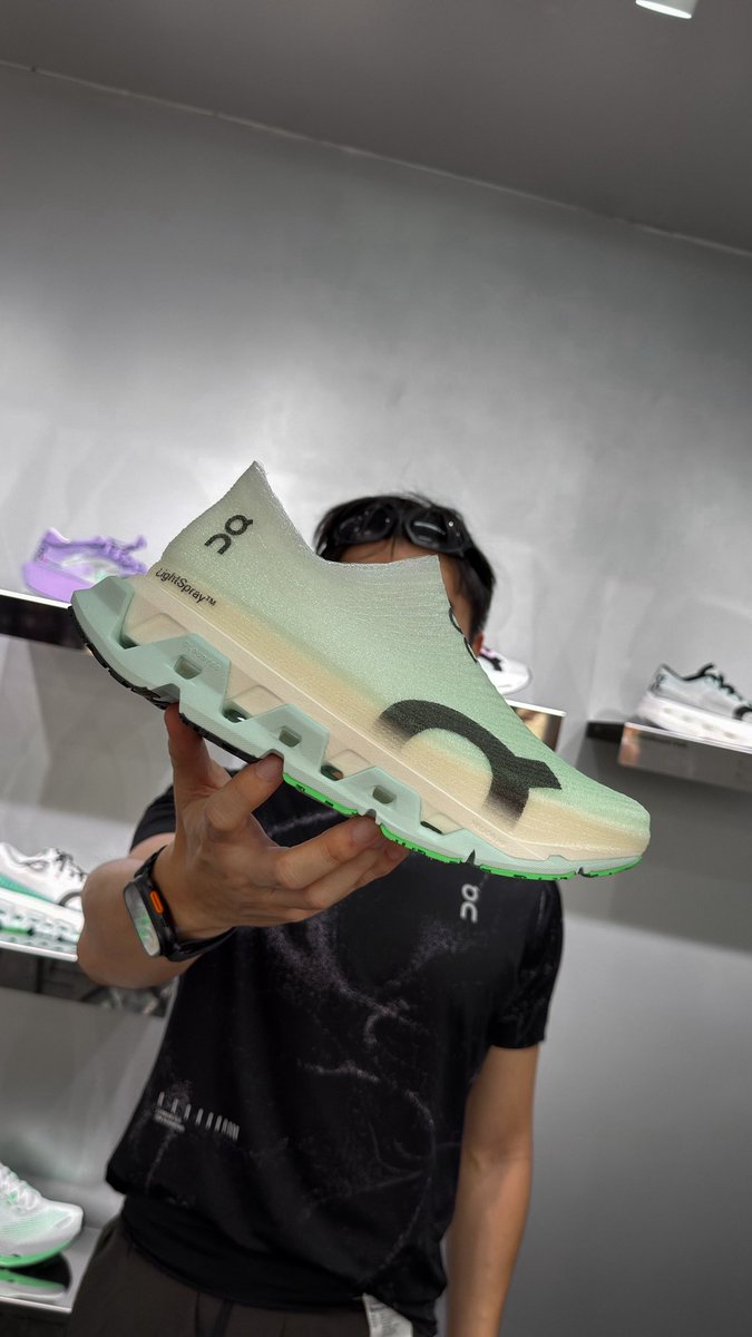 SUMATRAMM's tweet photo. first ON RUN HUB is now open 1 เดือนเต็มยกกล่องมาให้ TRY-ON ทุกรุ่นทั้ง MODEL ไหนใครอยากลองลุย CLOUD RUNNER3 / CLOUD MONSTER3 / CLOUDBOOM STRIKE ตัวเด็ดทุก STYLE การวิ่งไปลองไปจับได้
📍 THEPHASDIN STADIUM
📅 5 SEP — 4 OCT 2026
#OnRunHub #OnRunning
#RunOnClouds https://t.co/8aWRwldUG7