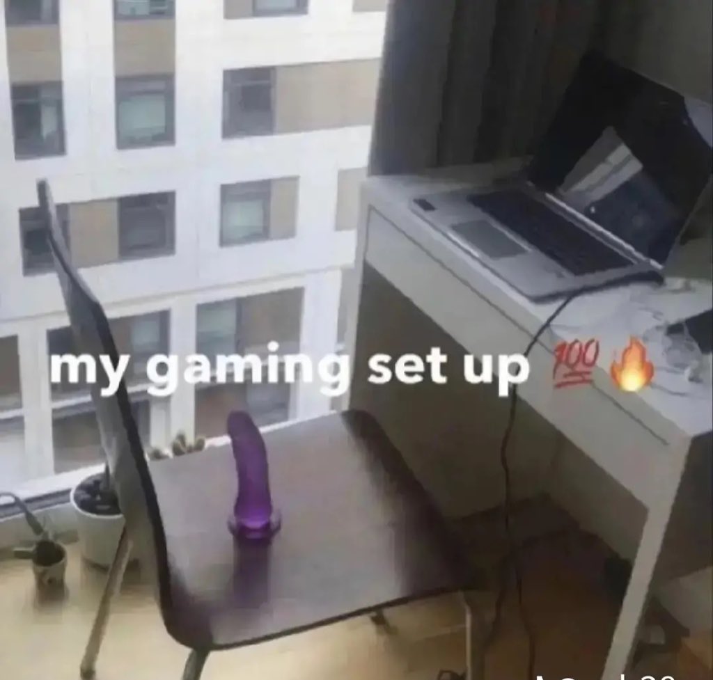 illegalc1v's tweet photo. I wanna fuck my computer cause no one in the world knows me better https://t.co/IYxaDdumm7