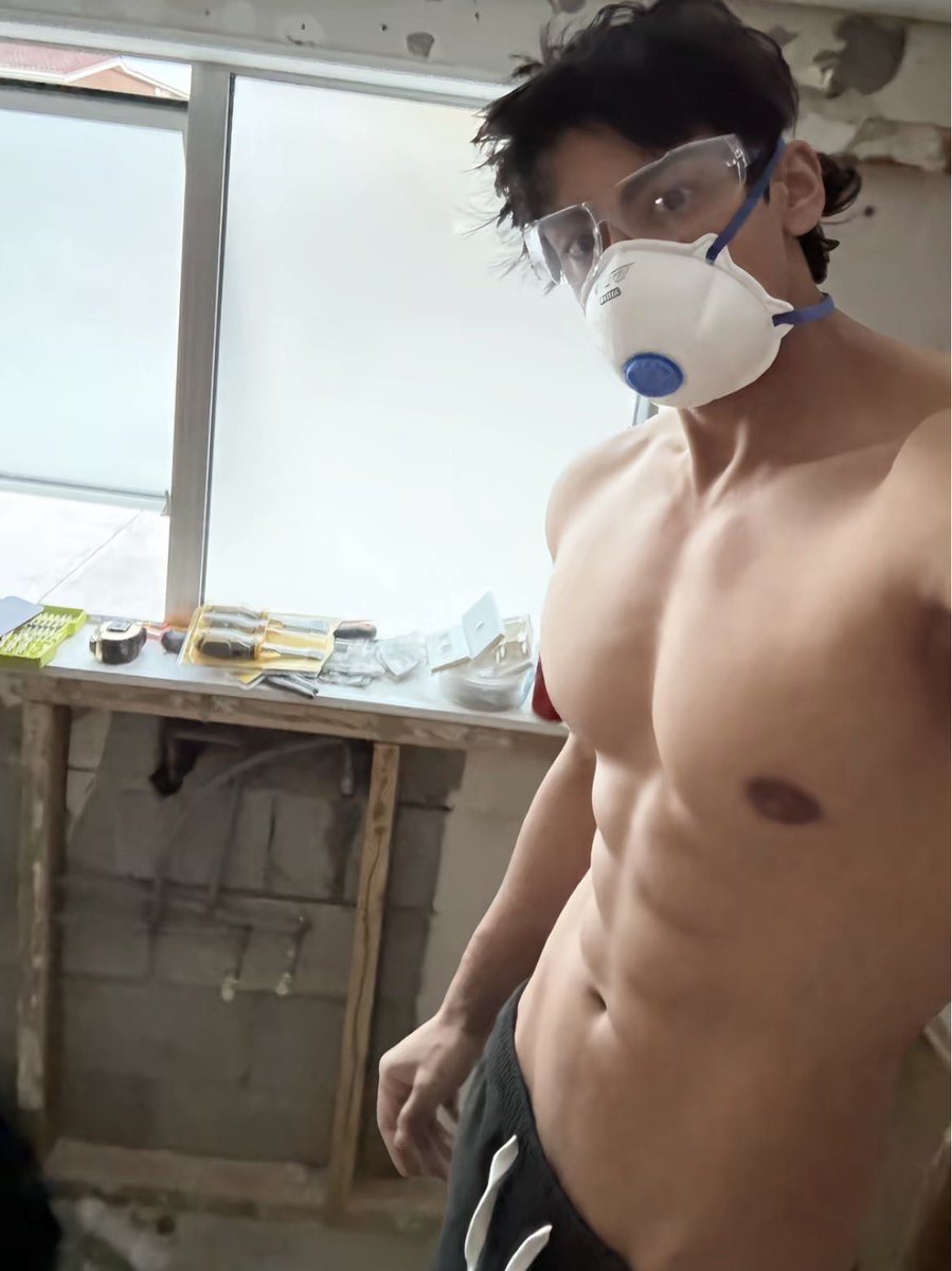 dailyhotdudes's tweet photo. 👷‍♂️💪 https://t.co/GEQRTNrctO