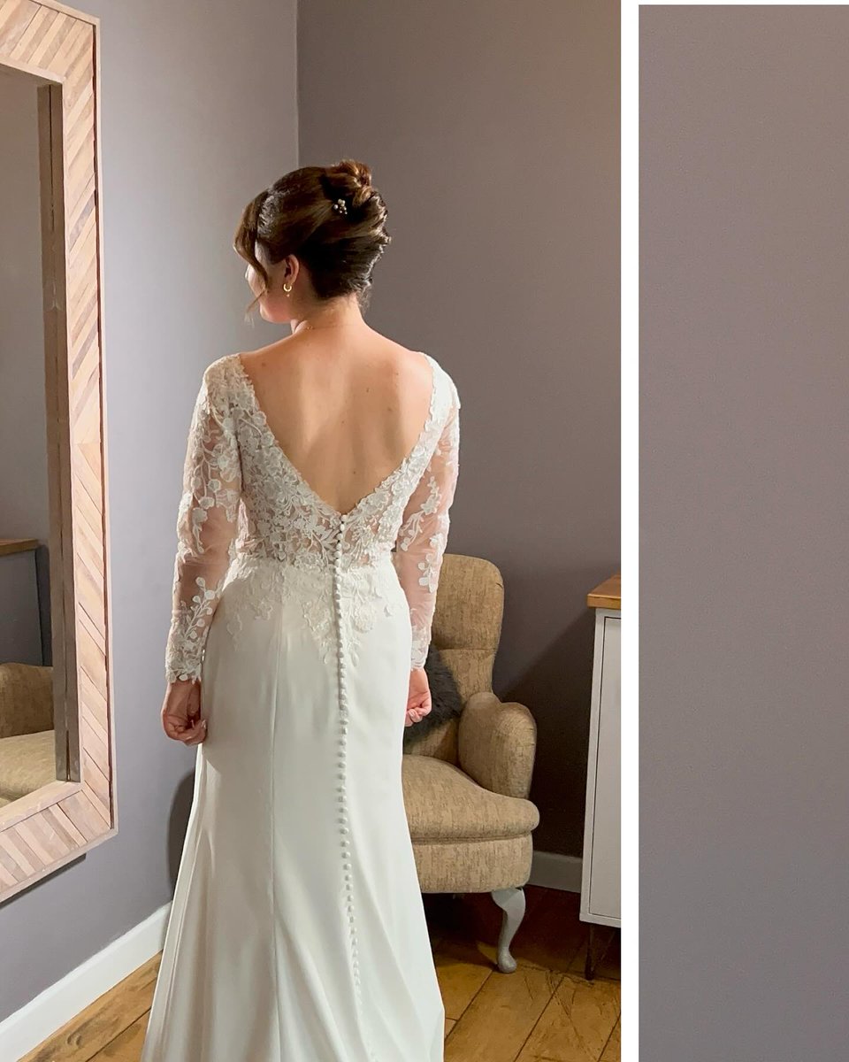 MaximaGranvold's tweet photo. The Twisted Updo: a versatile bridal style that can be tousled and whimsical or sleek and glamorous. For Charlotte’s autumn wedding, we chose a neater Rustic-Chic finish that suited her perfectly. https://t.co/dPfjCSKNTh