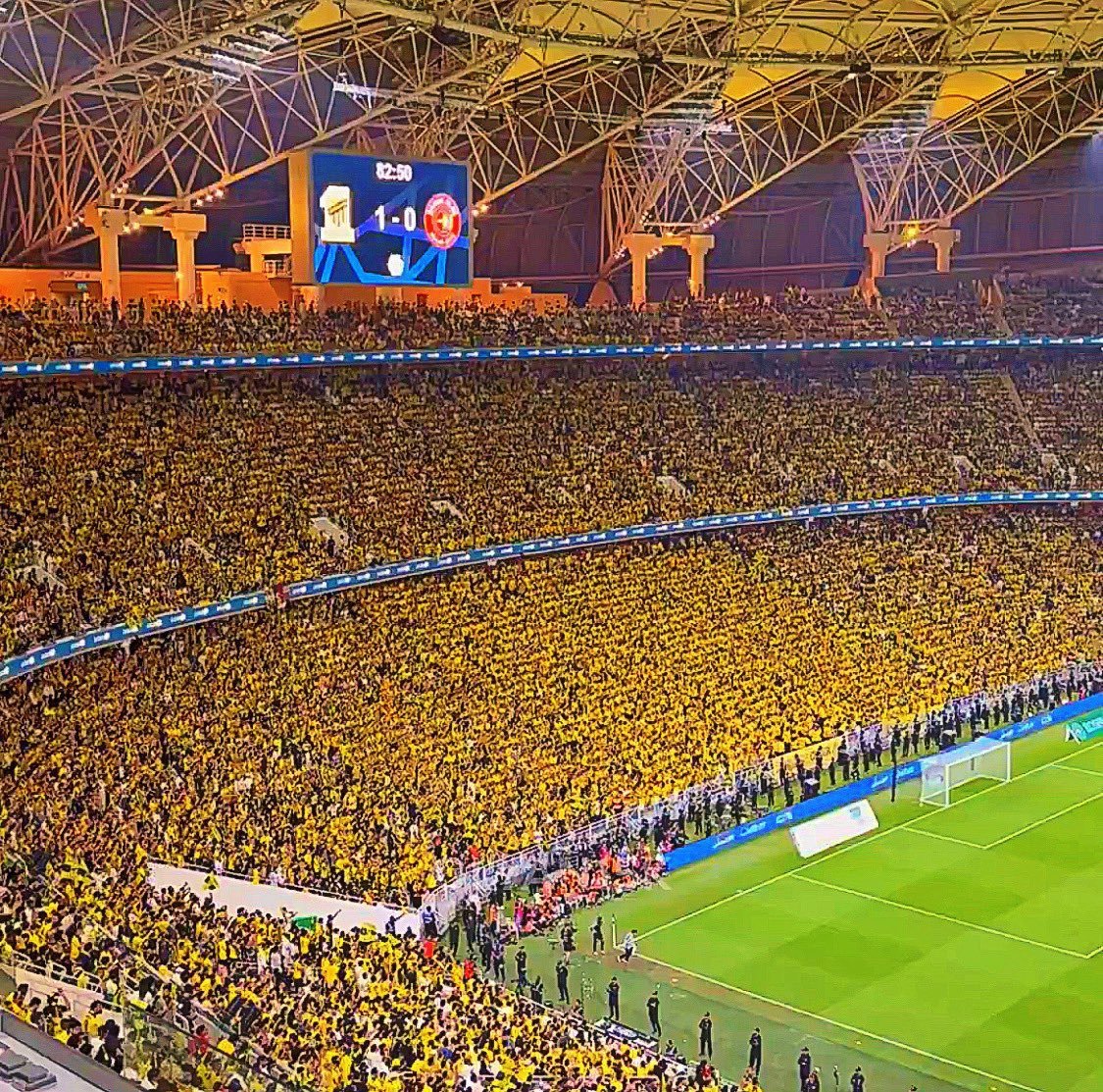 adljman20's tweet photo. أحضروا هذه المباراه وبعد يومين سيغلق باب التسجيل ولكل حادثا حديث وقتها 

مباراه هامه يجب أن يشيلها جمهور الاتحاد 

أي أحد يحرض الجمهور بعدم الحضور قل خيراً او أصمت ودع غيرك يحضر 

متبقي القليل من التذاكر يجب أن يكون الملعب فل 

#الاتحاد_النصر https://t.co/kXGXvgPvrL