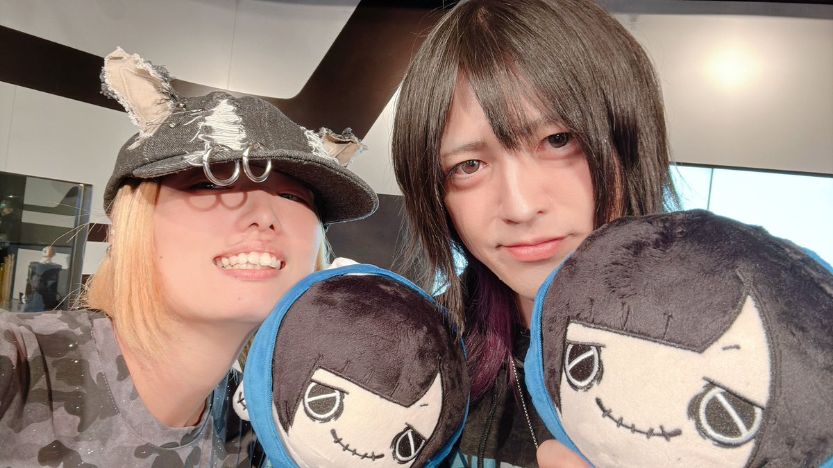 HamamoriHajime's tweet photo. @akiriri_  ＃NieR ＃NieR_tokyo

大好きジャンマスと一緒に！！

ジャンマスぬいゲット一位のヲンナと二位のヲトコ🫶🏻

ジャンマスいつも優しいからしゅきぃ❤️❤️❤️
いっぱい元気吸いとったったw

顔も良きぃぃぃい https://t.co/qxcBF9Ah4l
