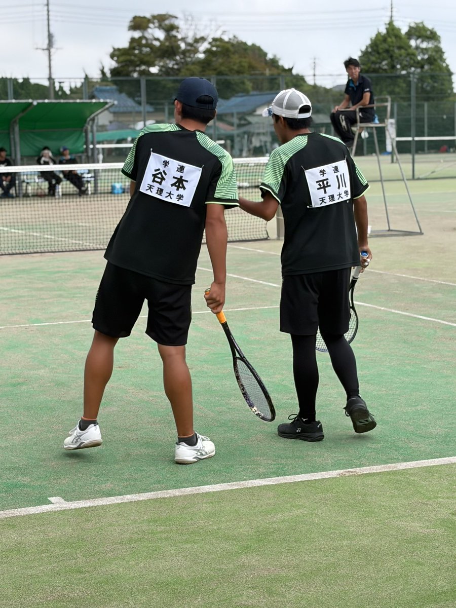 tenrisofttennis's tweet photo. 全日本学生ソフトテニス選手権大会
第３回戦
天理大学 0-③ 東京経済大学
川口 川俣 2-④ 長谷部 五十畑
亀安 玉置 2-④ 渡邉 松田
平川 谷本 2-④ 相山 諸喜田 https://t.co/IC0rRxC5cc