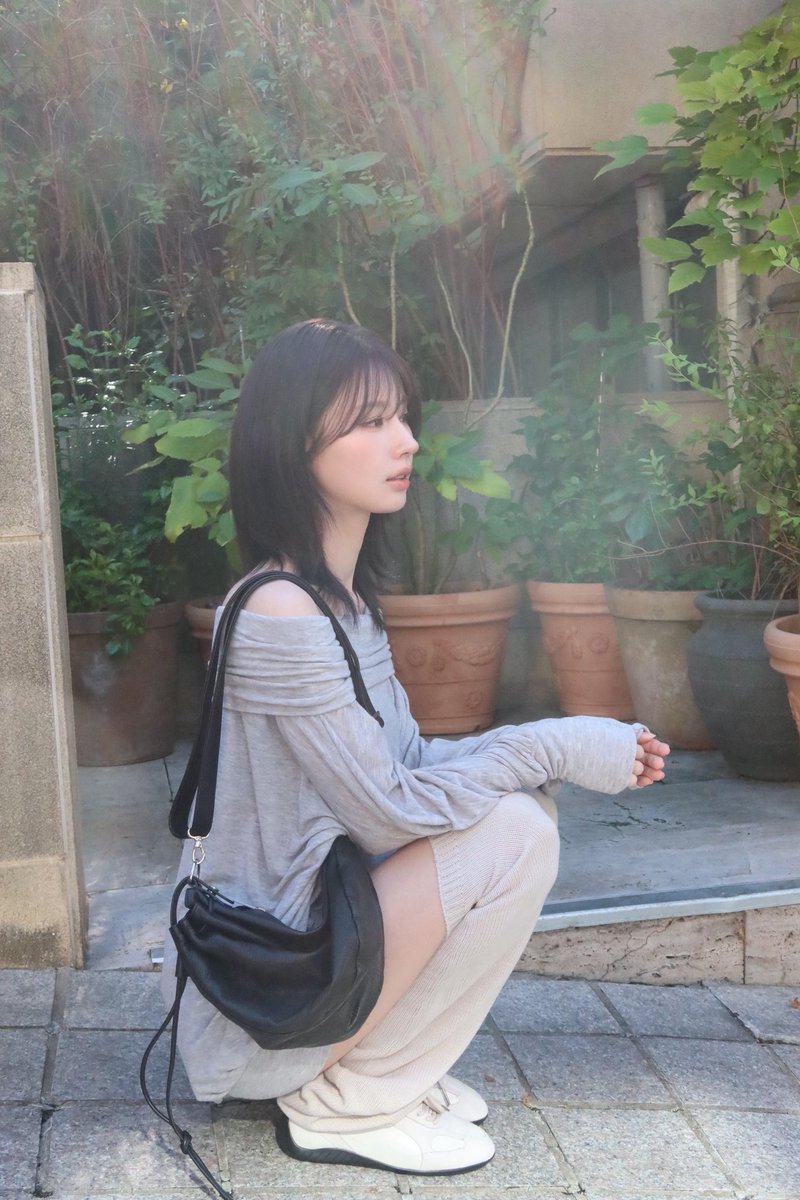 yejjo_'s tweet photo. 미연님 샤오홍슈😭😭
자연광 아래에 잇으니까 진짜 하지말라는소리가절로나오네 제발그만해주세요…… https://t.co/rOBoeiwaP3