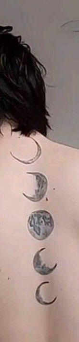 hourlyjimineyes's tweet photo. i love the moon ☪︎ https://t.co/estJnwKR4x