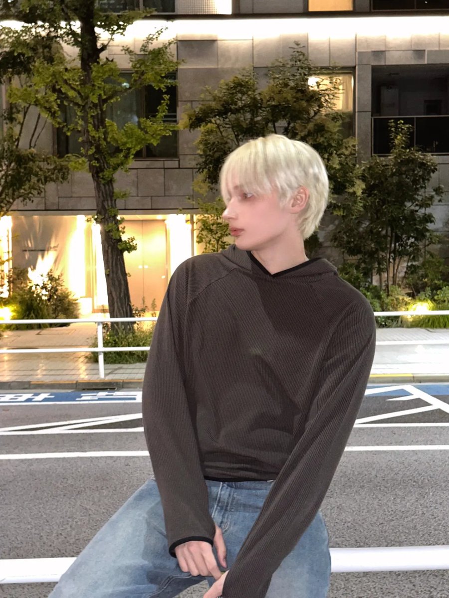 yenntxt's tweet photo. 260905 kaikamal_ 인스타그램
#휴닝카이 #HUENINGKAI 

🎆

(♫ 투모로우바이투게더 - セツナハナビ) https://t.co/7XWsMxNPAA