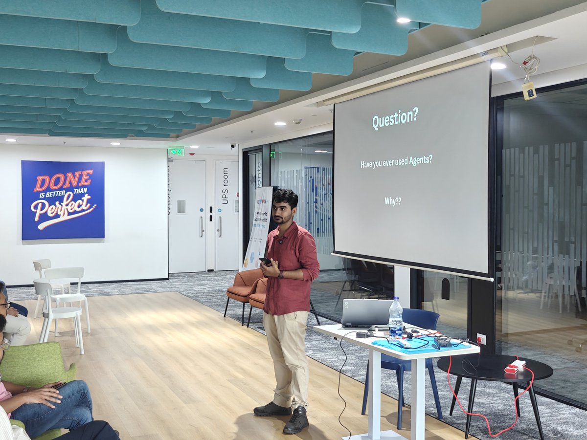 hackmum's tweet photo. 🎙️ Next up at #DevDaysMumbai
@zpratikpathak shares how Closed-Loop Agentic Architecture and Context Engineering help #GitHubCopilot learn from tests, diagnostics, and compiler feedback.
Less prompting. More autonomous development. 🚀
#DevDays #mumtechup #Sept26MTP https://t.co/D9BwbLp7cw