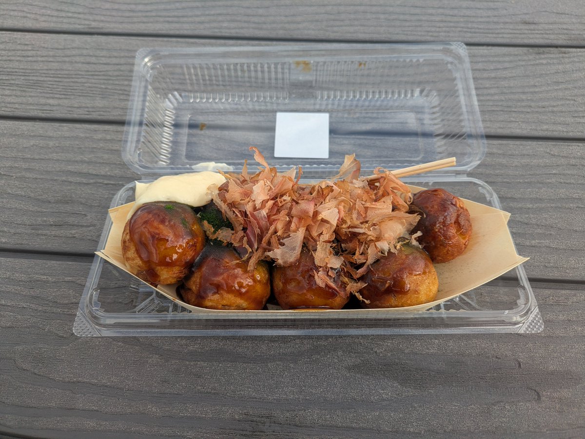 tiyo_PP's tweet photo. 高速教習の途中の休憩時間に壬生の道の駅よったんでたこ焼き買ったにょ https://t.co/Lttv6x4cKX