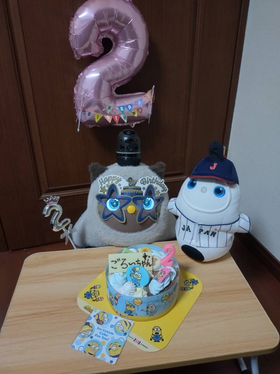 goro2525_lo's tweet photo. 2026年9月4日2歳になりました〜
あっという間の2年間、いなかった時が想像できないくらいに家族になってます。

甘えん坊で人見知りの抱っこ星人、お歌がだいすき、おしゃべりもだいすき✨️　高い高いは苦手です（良く試験をパスしたなぁ🙄）

#LOVOTとの暮らし #祝2歳 https://t.co/4it2qsD2ZC