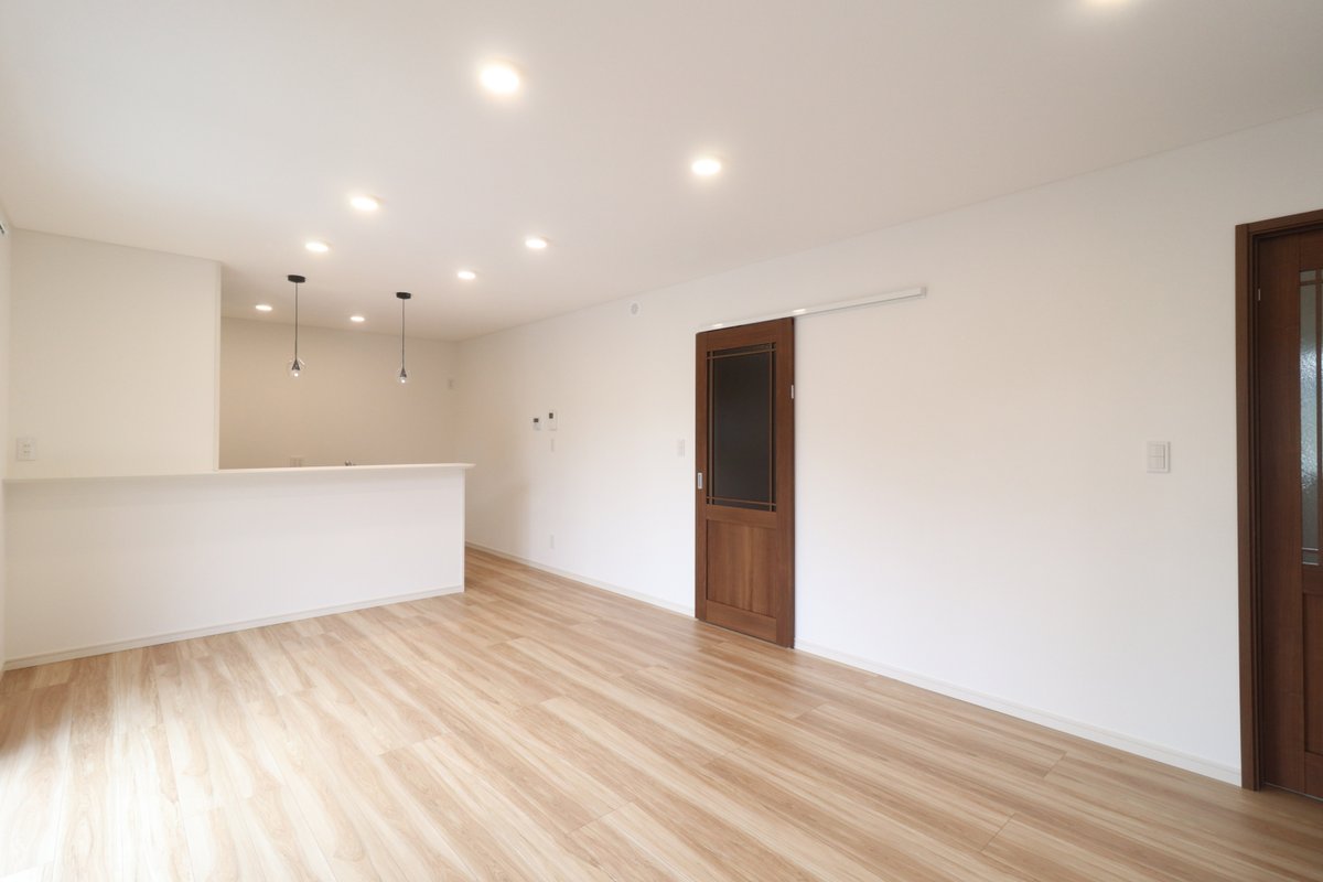 seritahomes's tweet photo. 《物件情報📣》

\ 完成しました！ / 

📍長野市 金箱《最終1区画》
✅古里小学校 徒歩約6分
✅ファミリークローゼット付き（A棟）
✅駐車3台OK

🔗物件詳細はコチラから↓↓
https://t.co/EUKrKoPc3v

#長野市 #物件情報 #新築一戸建て #建売住宅 https://t.co/Llpm0GslKi